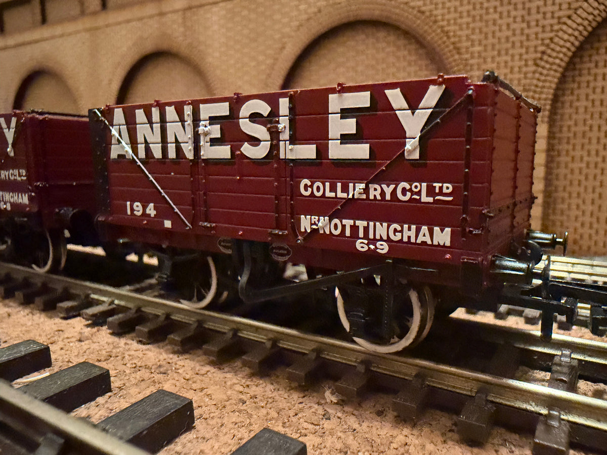 Bachmann 37-081X (OO) Annesley Colliery Company, Seven Plank Coal Wagon Triple Pack. Limited edition 