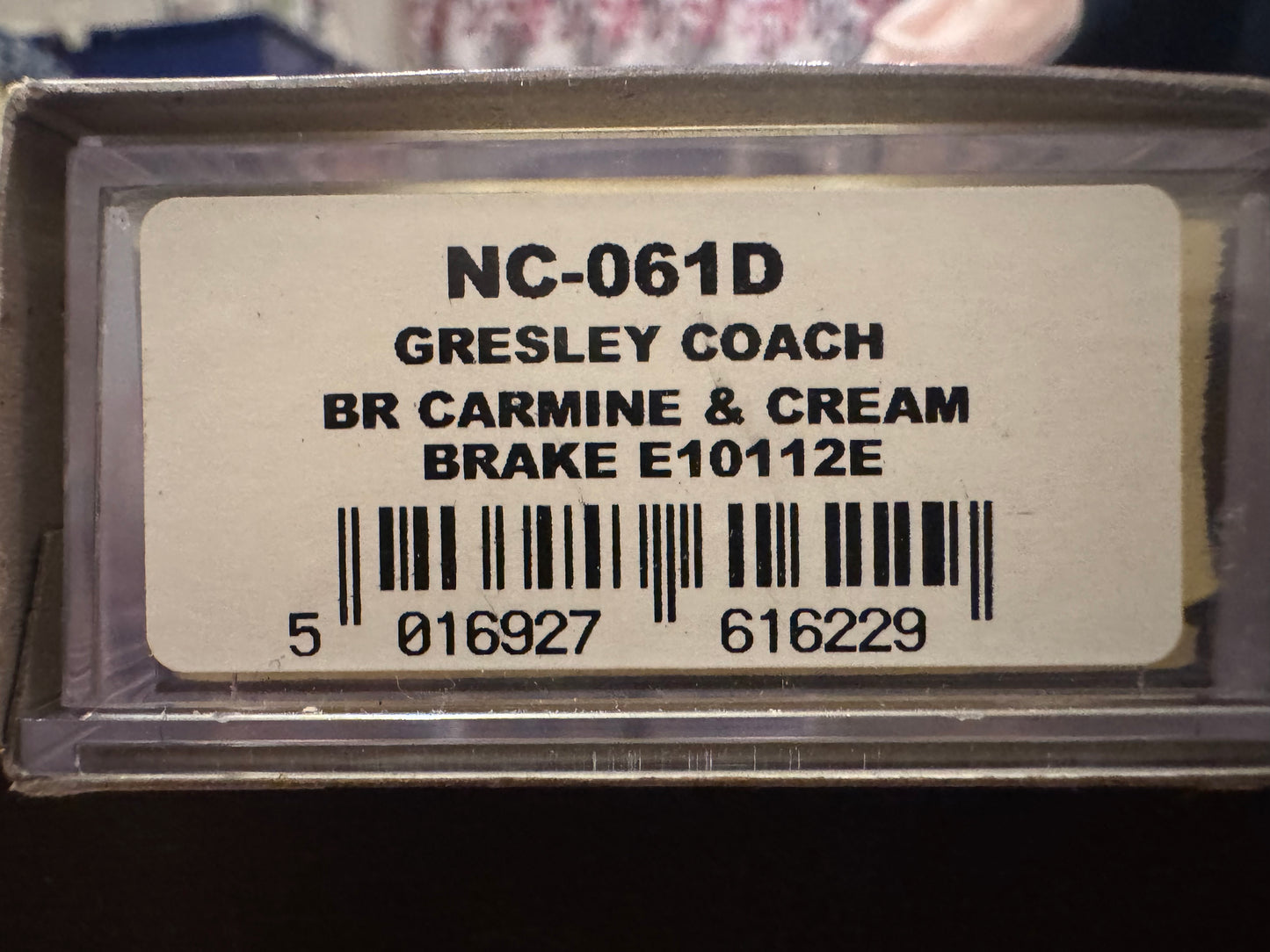 Dapol NC-61D (N Gauge) Ex LNER ‘Gresley’ Corridor Brake Second No.E10112E in British Railways Blood and Custard Livery 