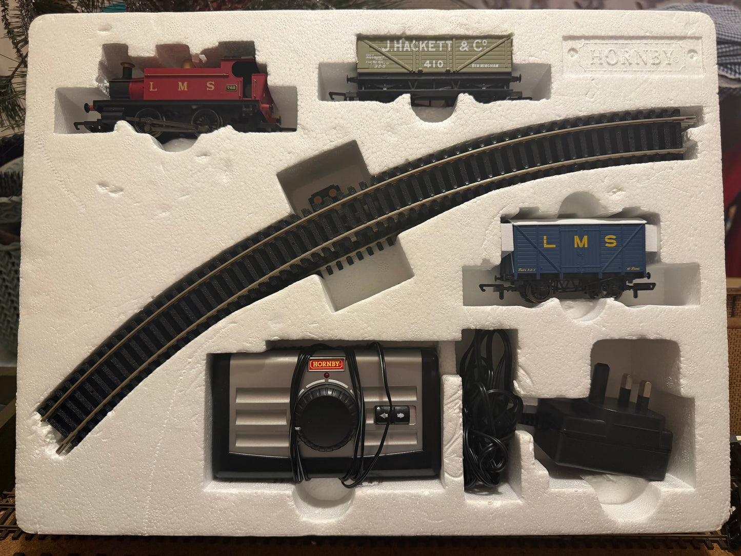 Hornby R1224 (OO) Urban Rambler, starter set. 