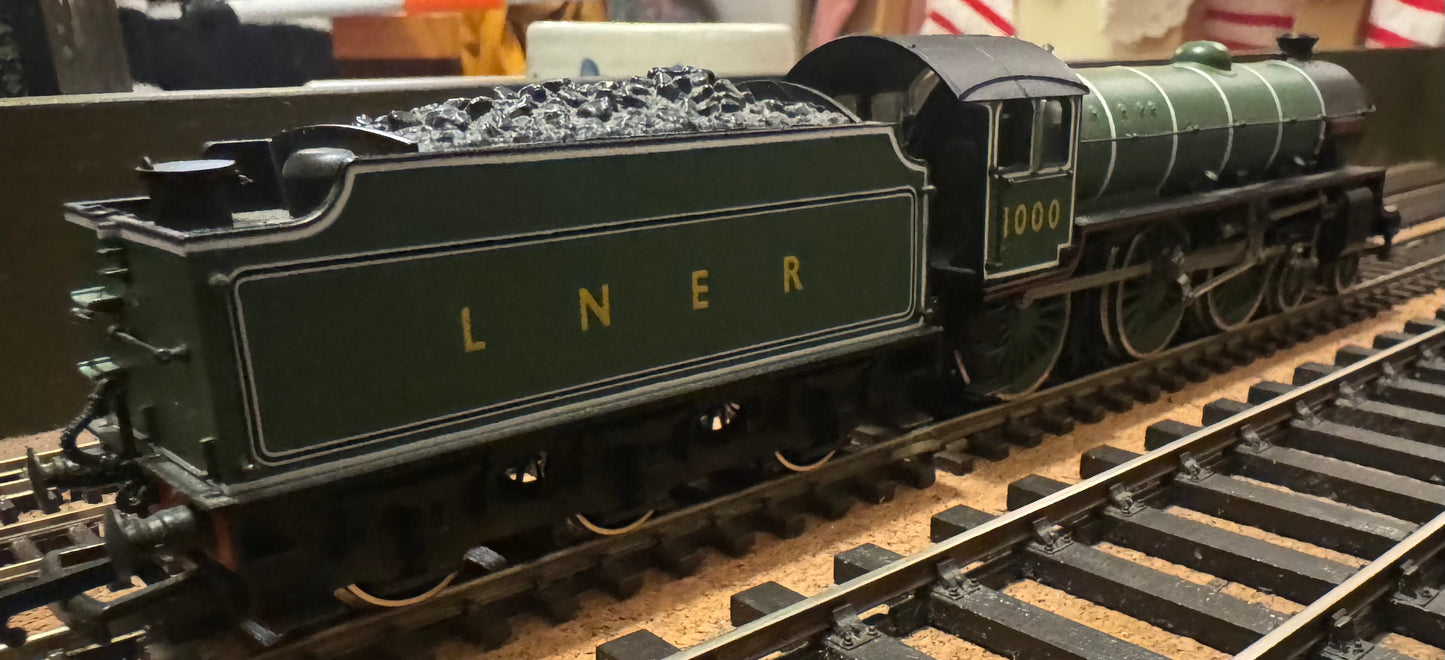 Replica Railways / Bachmann (OO) London North Eastern Railways Class B1, No.1000 “Springbok” In LNER Apple Green (Stratford Depot)