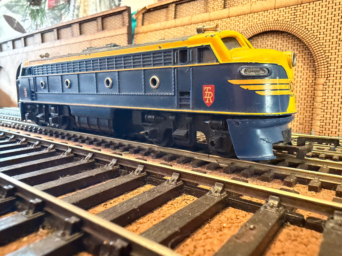 Tri-ang R250 (OO) Transcontinental Train Pack 