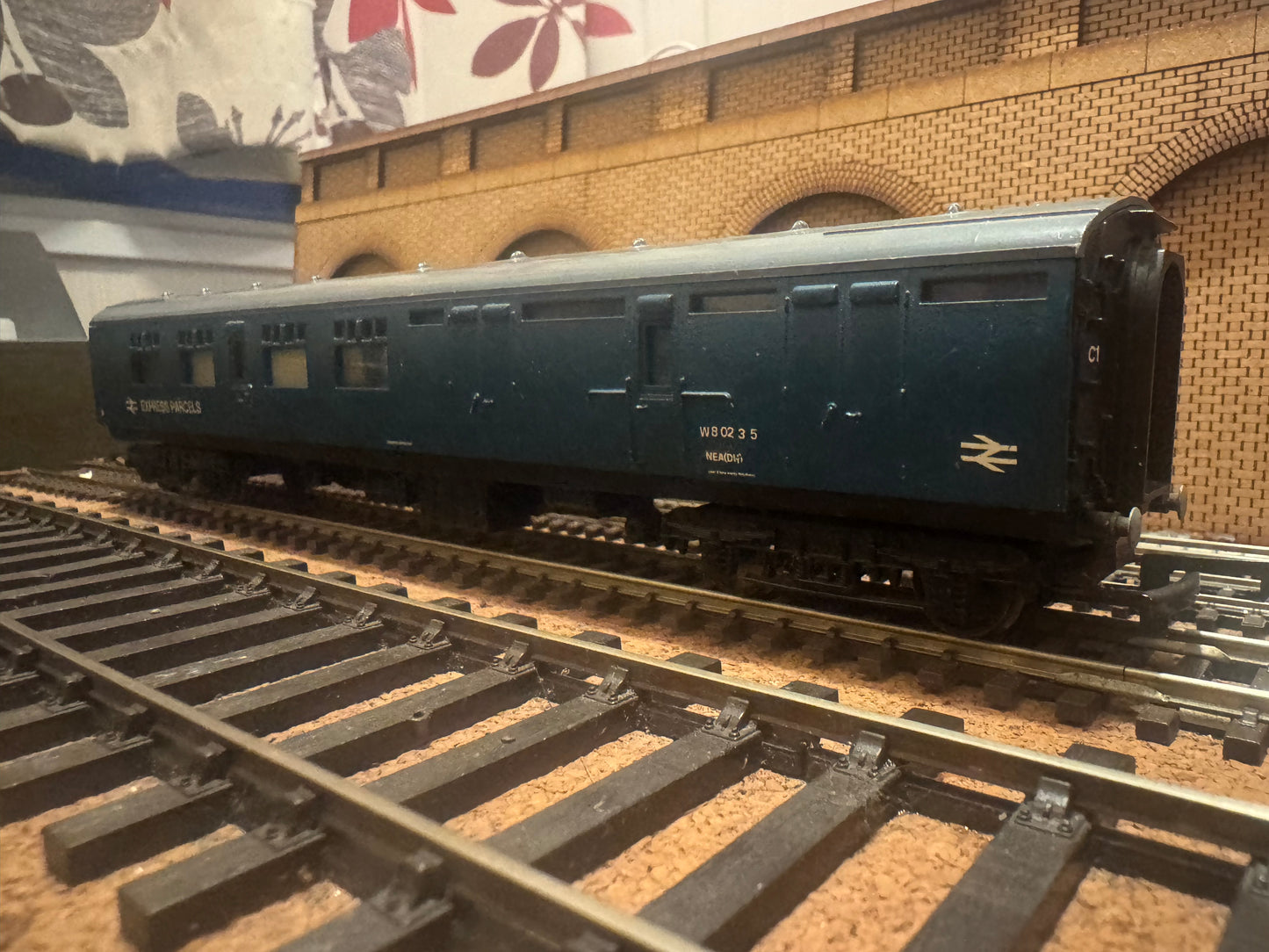 Hornby R746 (OO) Ex LNER Thompson Brake 3rd, conversion to NEA(DH) Van in BR express parcels livery. 