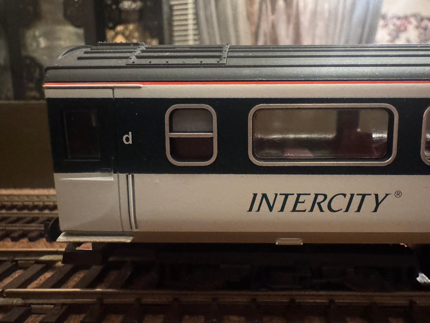 Lima (OO) Ex British Rail MK3s in Great Western ‘Merlin’ livery. Full Coaching Rake Bundle 