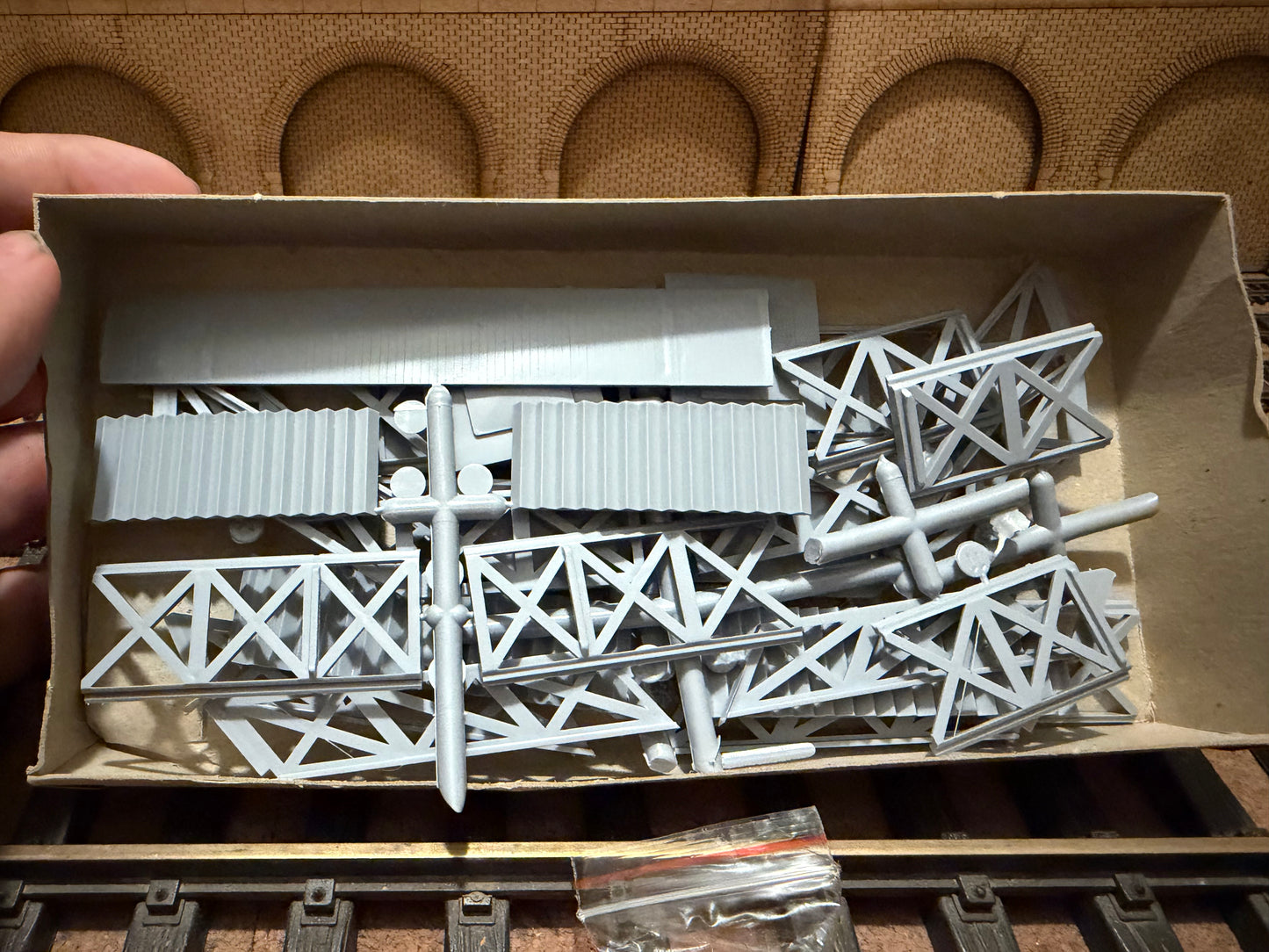 Airfix 02601-3 (OO) Double Track Footbridge Kit