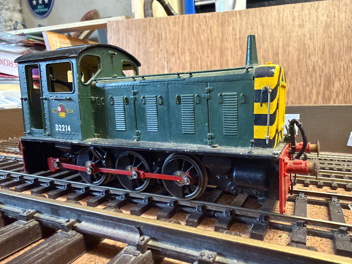Vulcan Model Engineering VLK1 (O) British Railways, Drewry 204HP Diesel Mechanical [Class 04] D2214 in British Railways Green and Wasp Stripe. 
