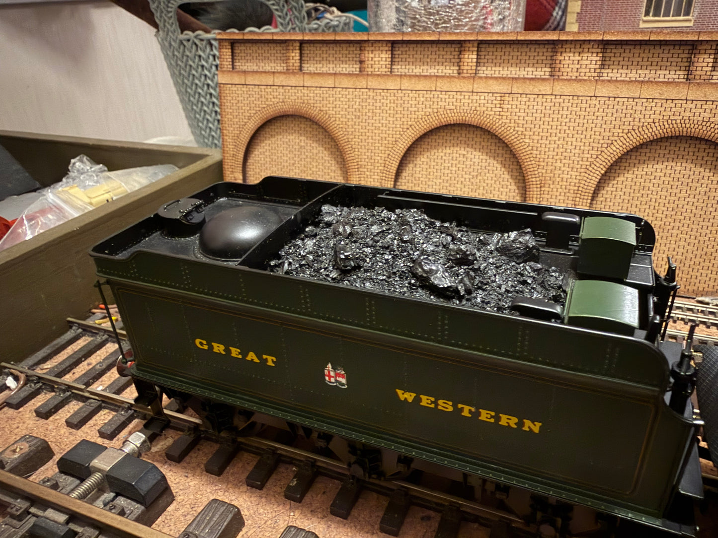 Tower Models (O) Great Western Railway 49xx ‘Hall Class’ No.4965 “Rood Ashton Hall” in Lined Great Western Railway Livery. 