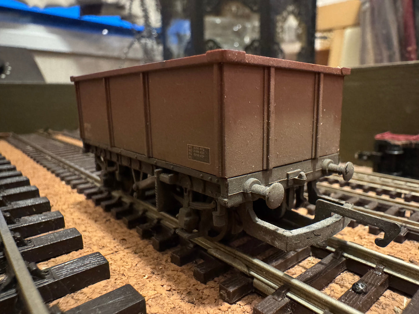 Hornby R.239 (OO) British Railways 26T Mineral Wagon (Stone) No.B388437 in Weathered BR Bauxite. 