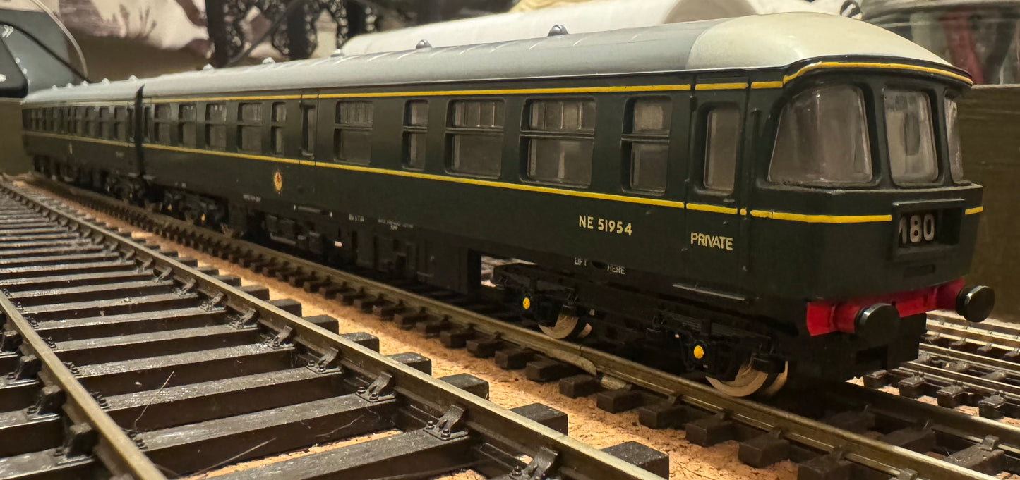 Liliput (OO) British Railways ‘Trans-Pennine’ [Class 124] Two Car, Diesel Multiple Unit. Numbers NE51953 & NE51954 in British Railway Green and Yellow Pin Stripe