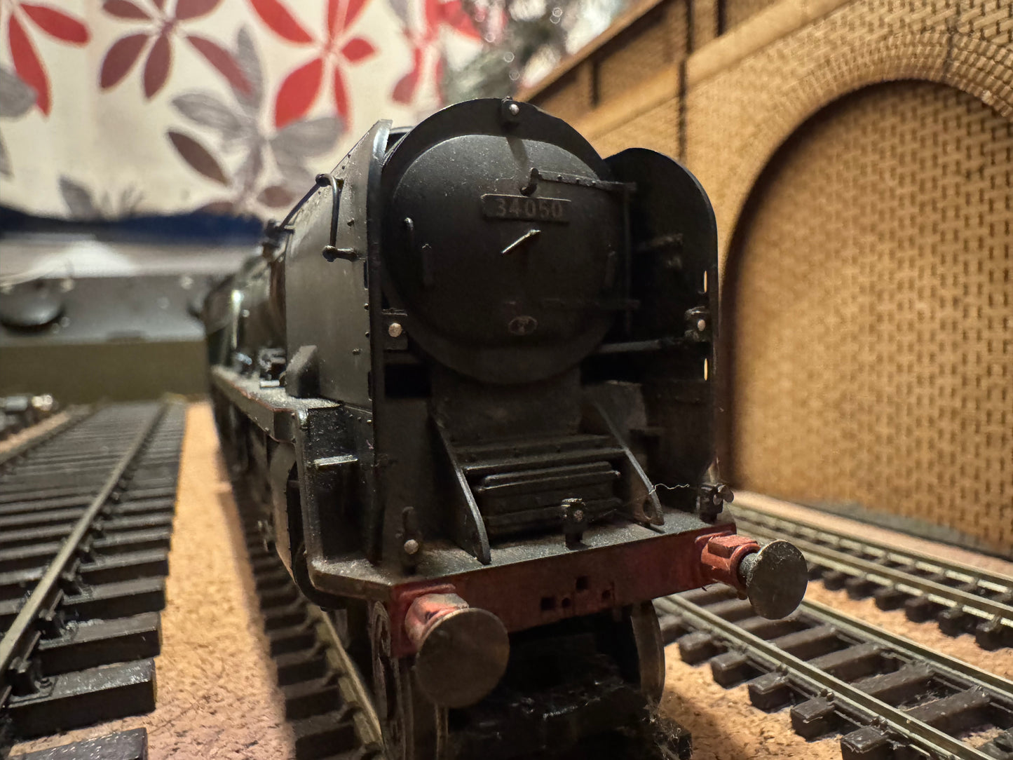Hornby R3618 (OO) Ex SR, Rebuilt Battle of Britain No.34050 “Royal Observer Corps” in heavily weathered British Railways Green. (Shed Code 70A, Nine Elms) DCC Ready 