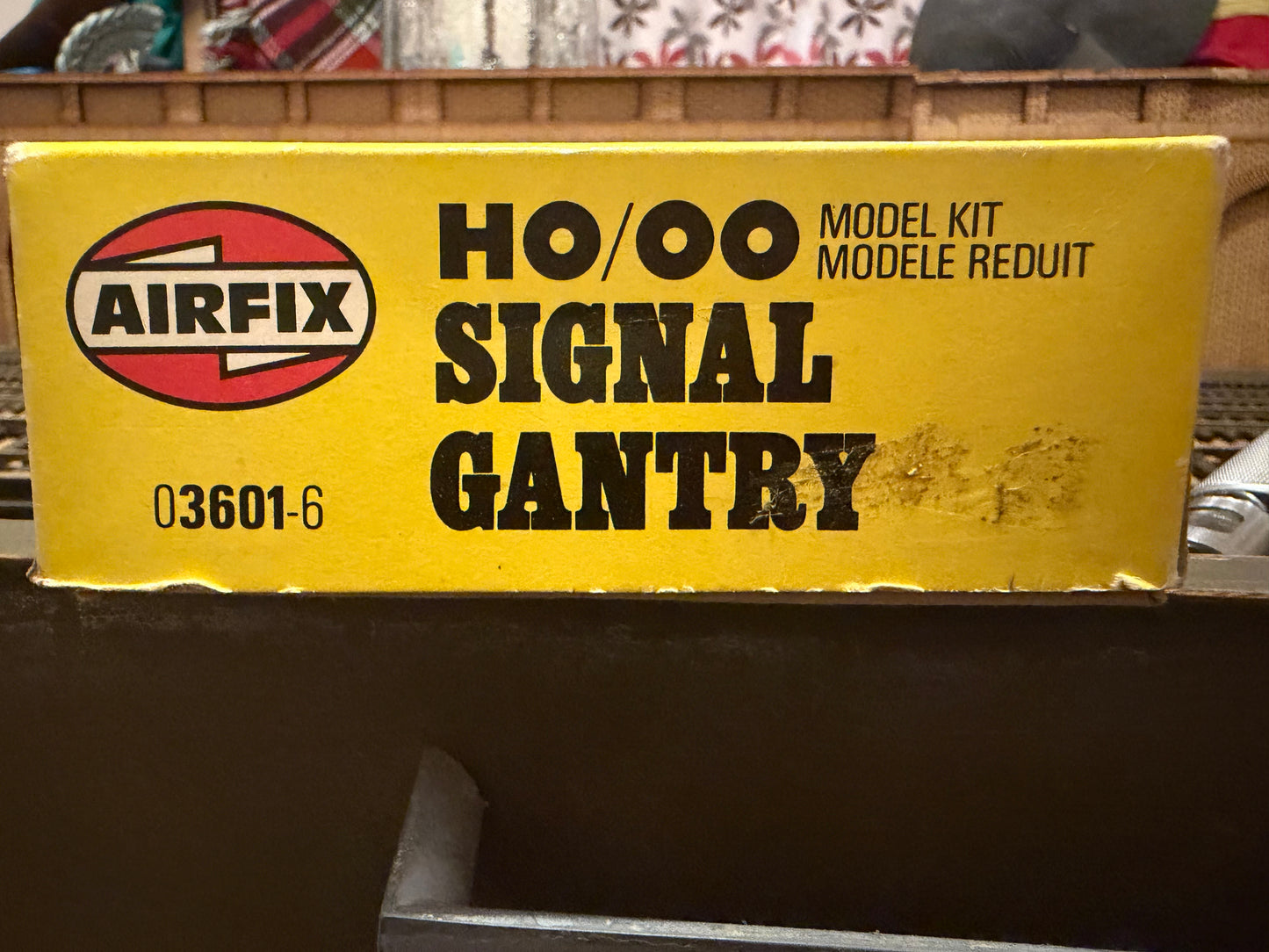 Airfix 03601-6 (HO/OO) Three Track Signal Gantry Kit