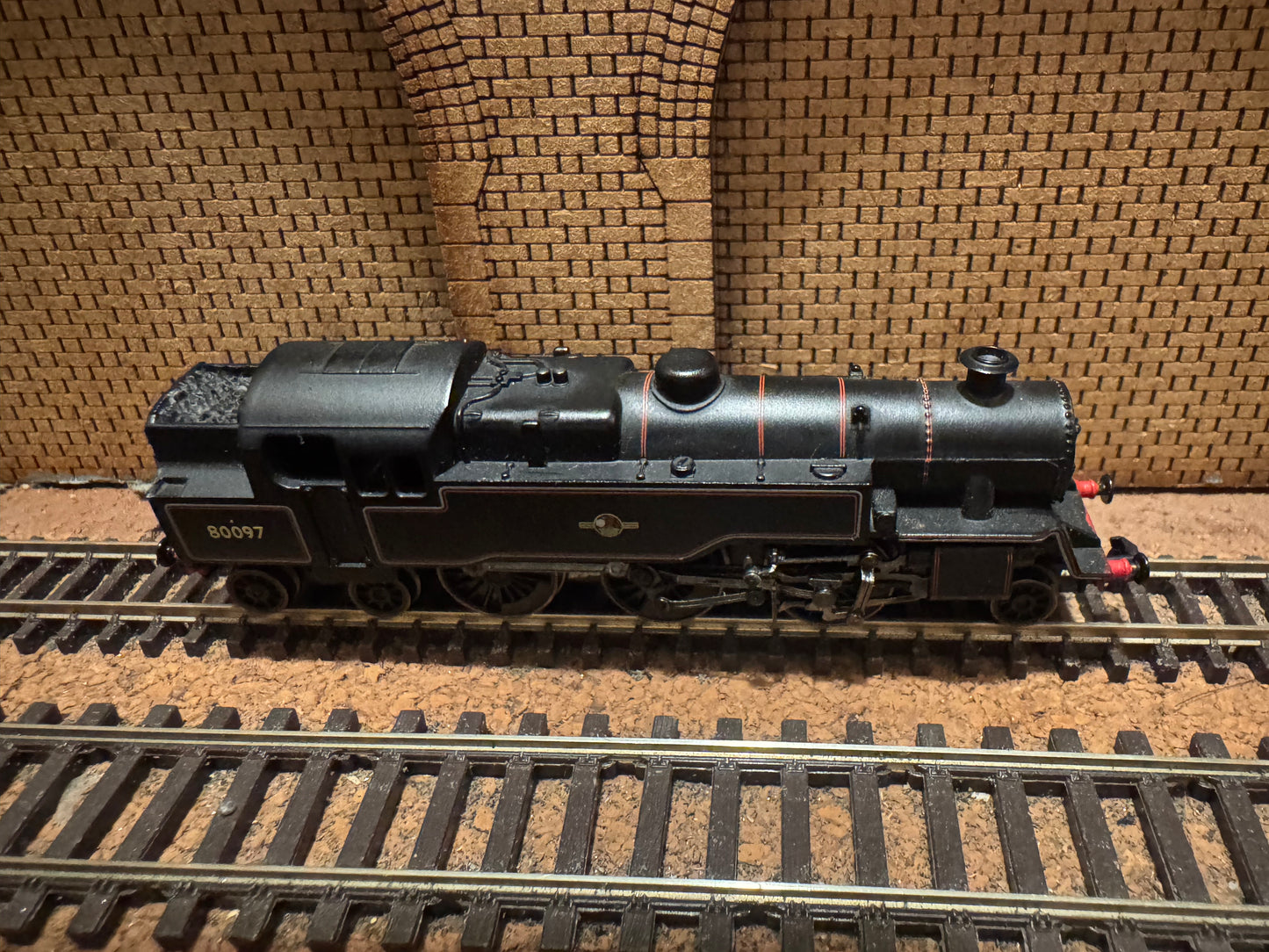 Graham Farish 372-525 (N Gauge) British Railways Standard 4MT Tank No.80097 in Lined BR Black. (Shed Code, 33A Plaistow Depot) 