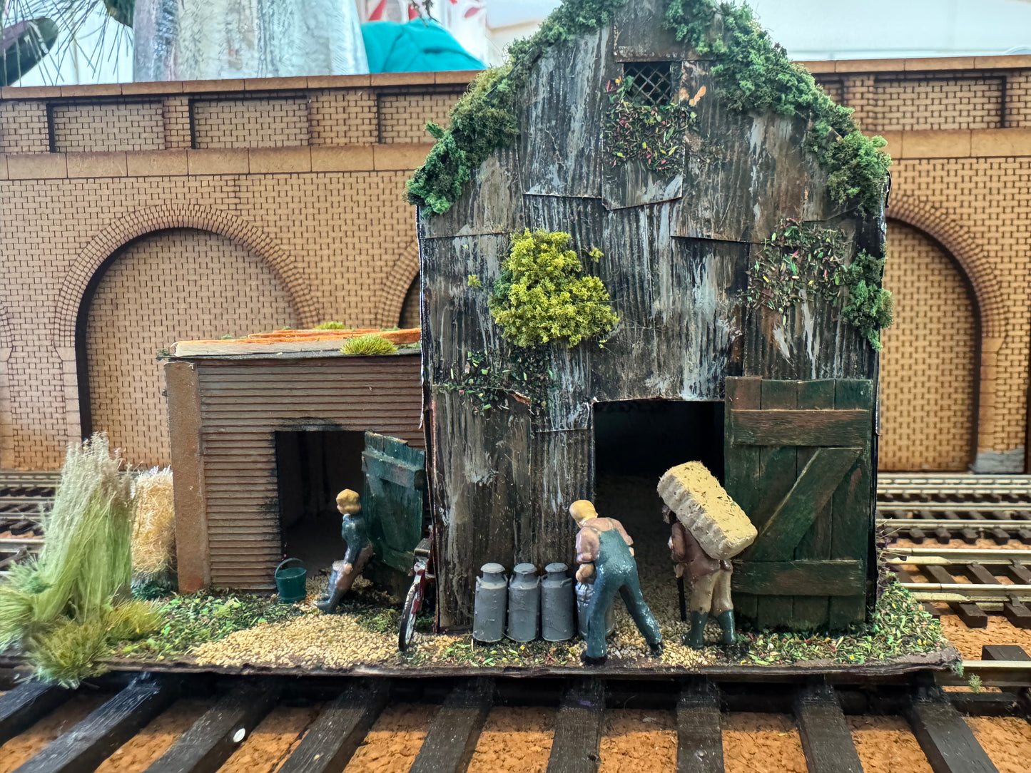 McMillian Models (1:76, OO, OO9) WW1 May Barn Diorama 