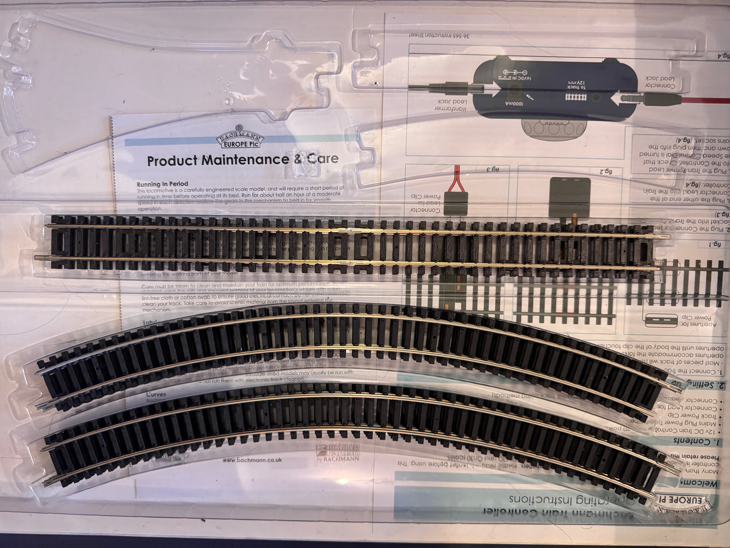 Bachmann 30-180 (OO) Station Pilot Starter Set. DCC Ready 