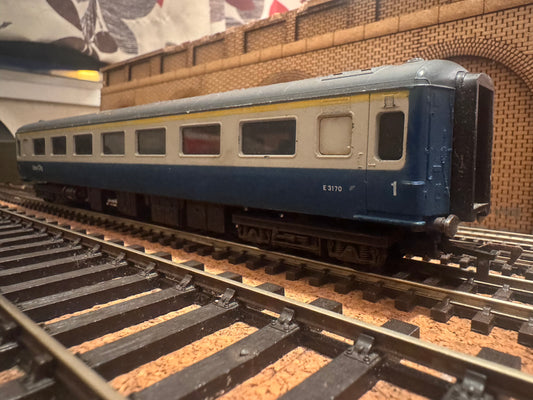 Airfix 54201 (OO) British Rail MK2D First Open No.E3170 in British Rail Blue Grey 