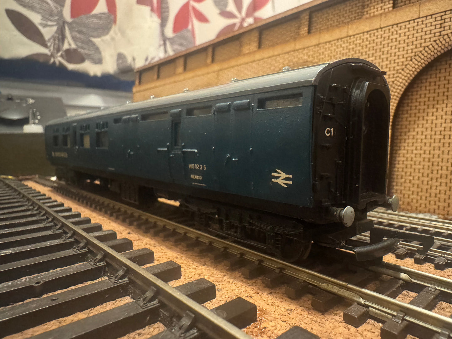 Hornby R746 (OO) Ex LNER Thompson Brake 3rd, conversion to NEA(DH) Van in BR express parcels livery. 