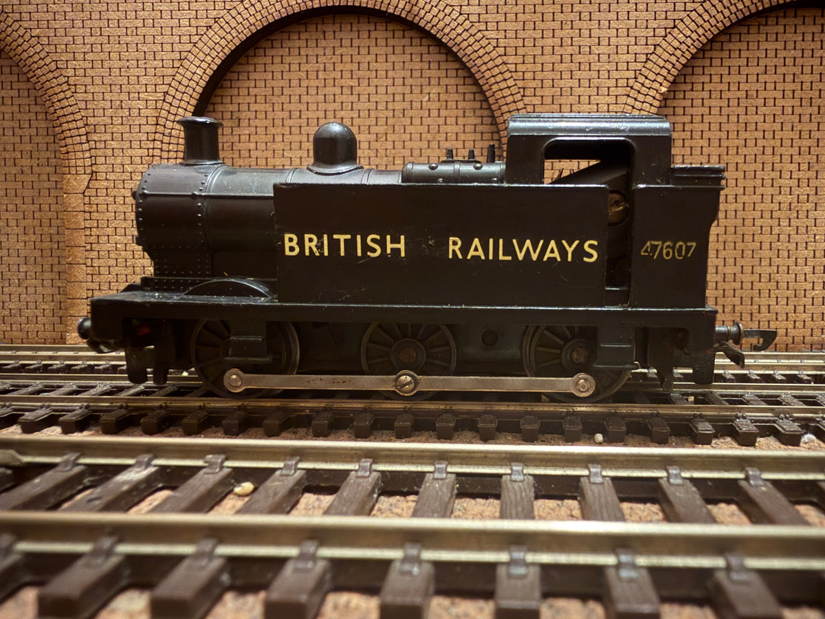 Tri-ang T.90 (TT) Ex LMS, Fowler 3F ‘Jinty’ No.47607 in early British Railways Unlined Black 