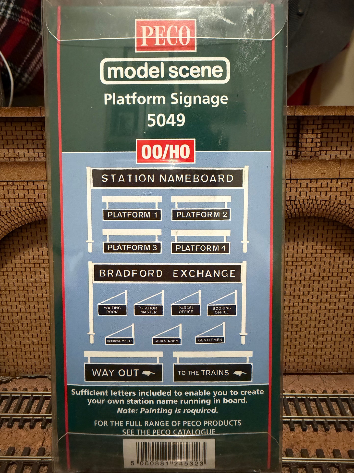 Peco 5049 (OO) Platform Signage kit