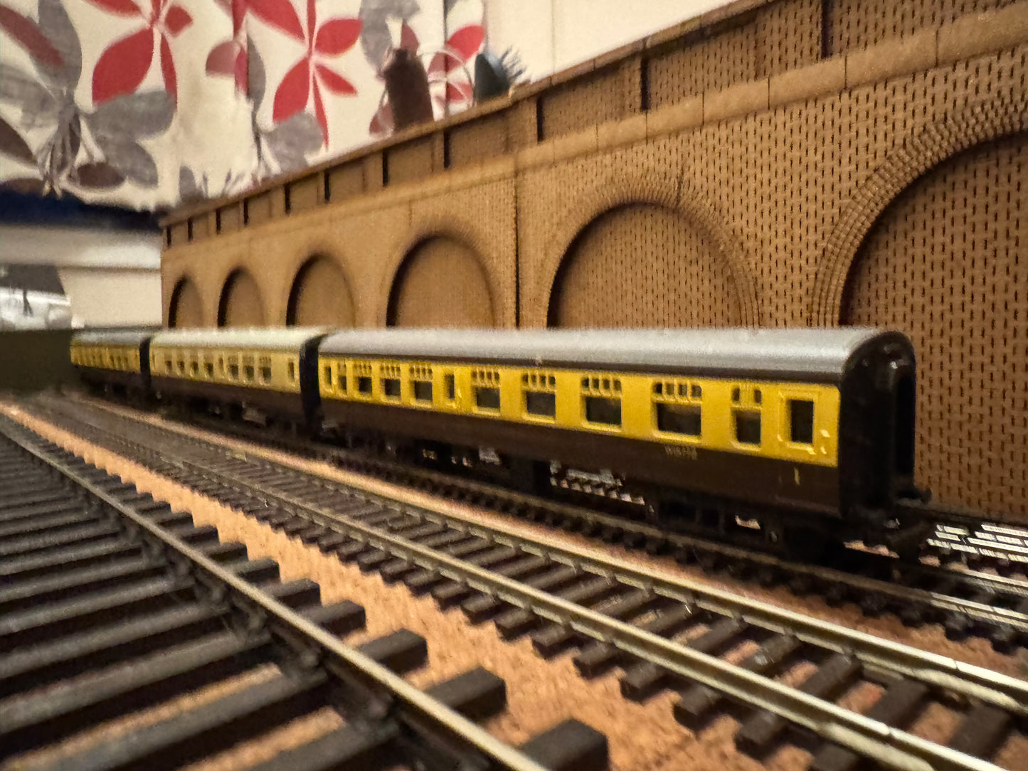 Tri-ang (TT) British Railways, Western Region MK1 Bundle in BR WR Chocolate and Cream.