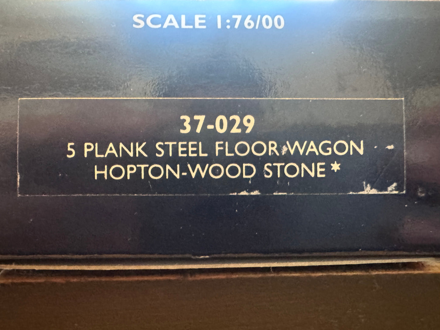 Bachmann 37-029 (OO) Hopton-Wood Stone Firms Ltd, Five Plank Wagon No.2 with load 