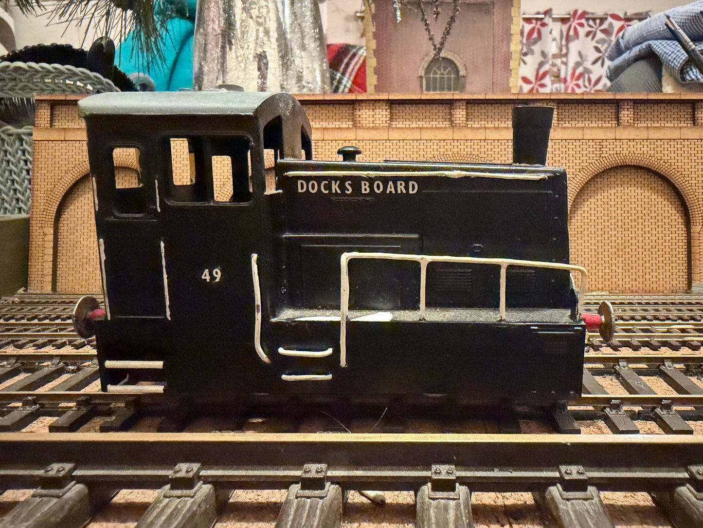 Lima 216546G (O) Freelance 0-4-0 Diesel Shunter in Docks Board Livery
