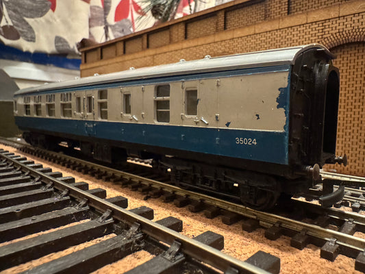 Tri-ang R729A (OO) British Railways MK1 Brake Corridor Second in British Rail Blue Grey.