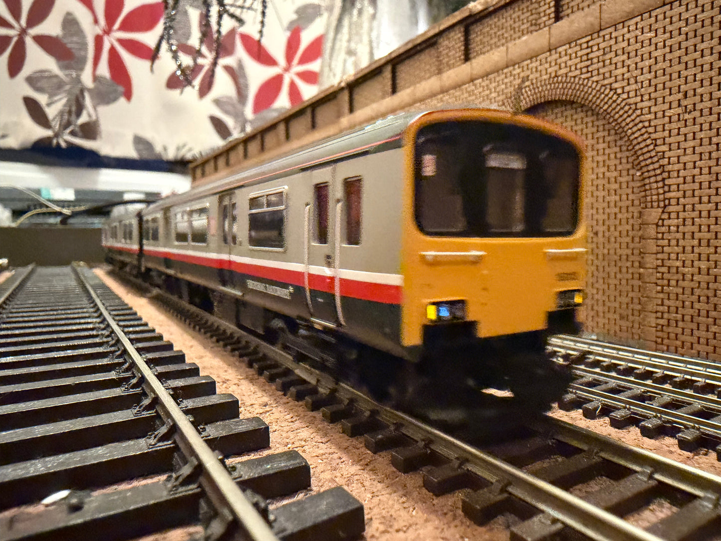 Bachmann 32-930 (OO) British Rail, Class 150/1 No.150133 in Regional Railways / Manchester Passenger Transport Executive Livery. DCC Ready 
