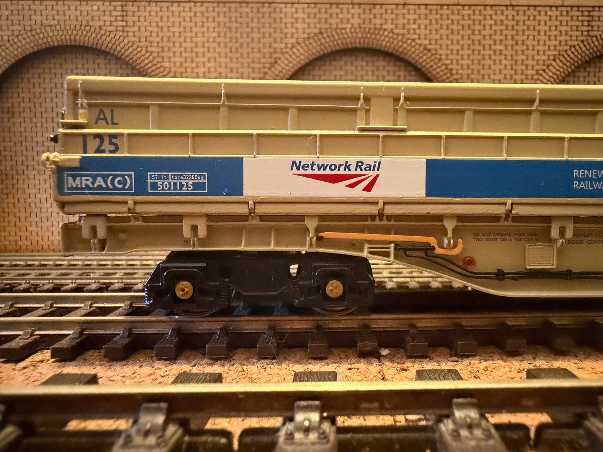 Dapol B859B (OO) Thrall Europa, MRA 57T Bogie Hopper, Full Rake, Pack Of Five in Network Rail Blue and Grey 