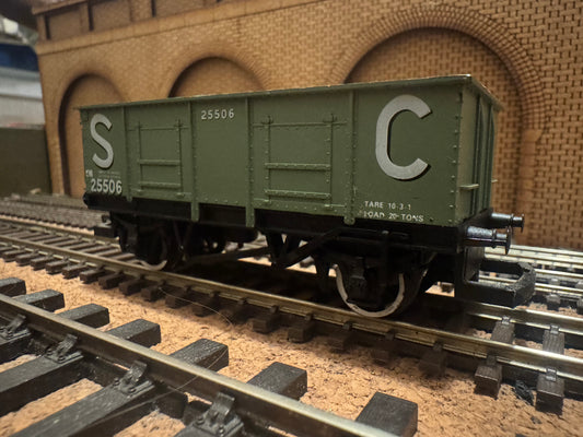 Hornby R564 (OO) S.C 20T LWB End Tipper Mineral Wagon No.25506 in S.C Green 