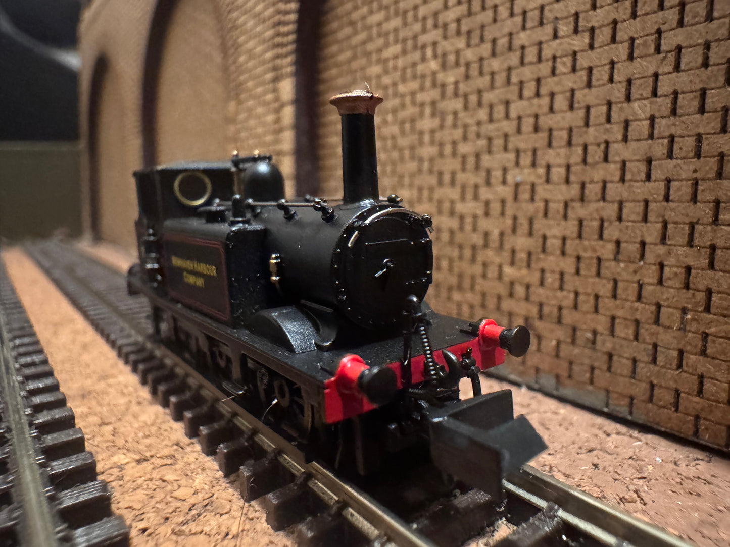 Dapol 2S-012-016 (N Gauge) Ex LBSCR A1X ‘Terrier’ No.72 [Fenchurch] in Newhaven Harbour Company Lined Black 