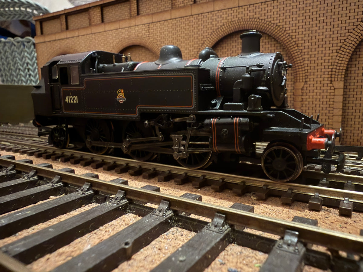 Bachmann 31-450 (OO) British Railways [LMS] ‘Ivatt’ 2MT ‘Micky Mouse’ No.41221 in lined British Railways Black With Push Pull Equipment. (Shed Code 11B, Barrow In Furness Depot)