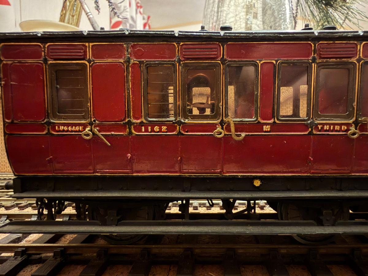 Manufacturer Unknown (O Gauge) Midland Railway, Six Wheel Brake Third No.1162 in MR Crimson 