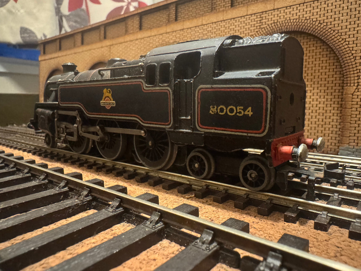 Hornby Dublo EDP13 (OO) 2-6-4 Tank Passenger Set, BR