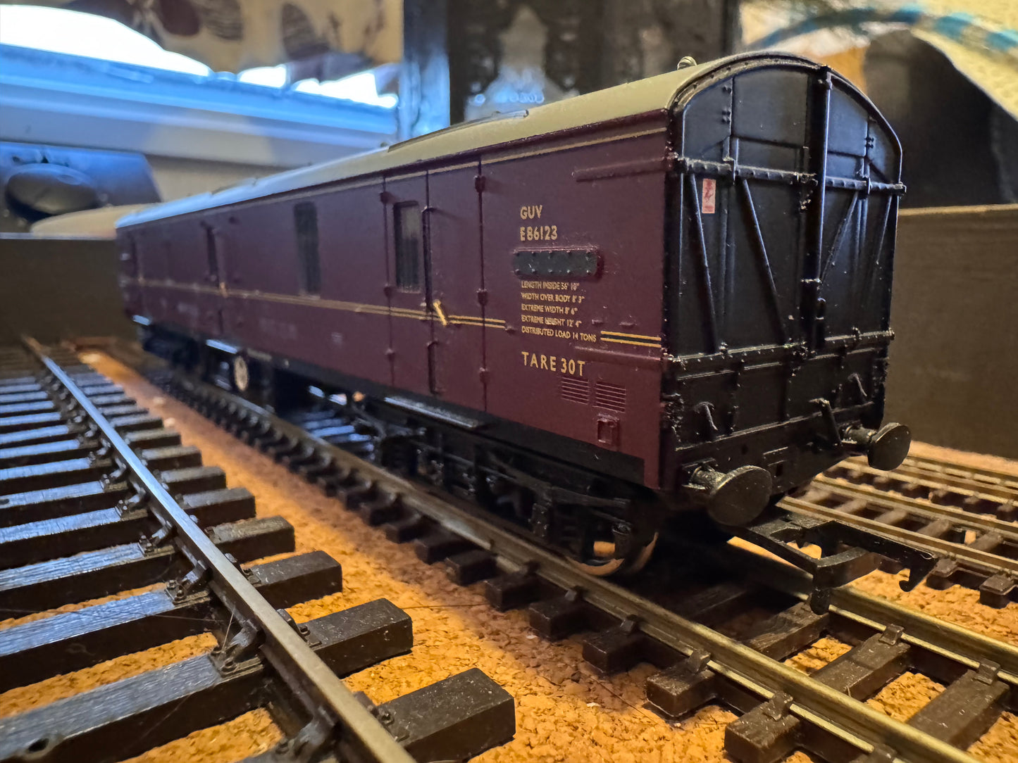 Bachmann 30-180 (OO) Station Pilot Starter Set. DCC Ready 
