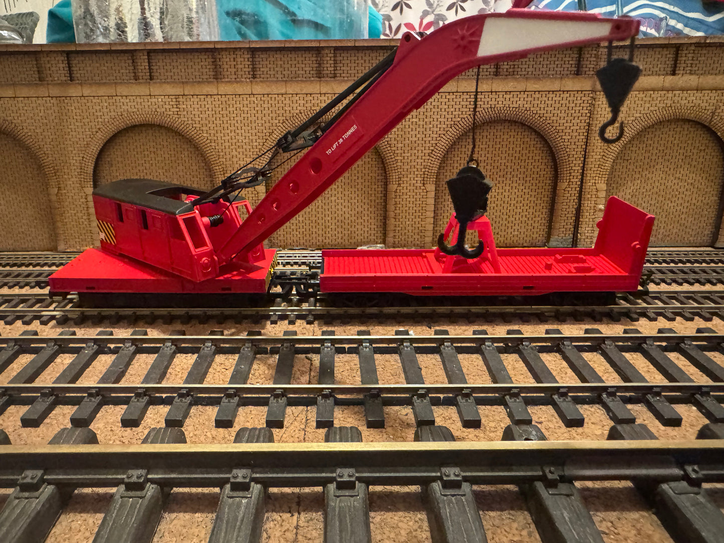 Hornby Railroad R6881 (OO) 38T Diesel Breakdown Crane in British Railways Departmental Livery 