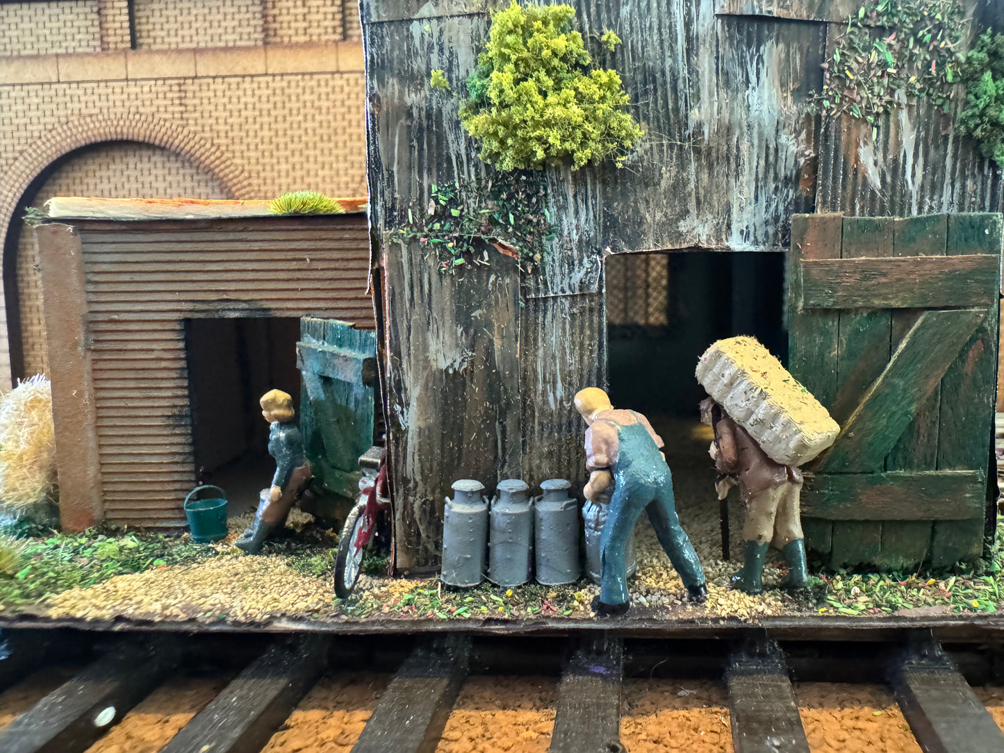 McMillian Models (1:76, OO, OO9) WW1 May Barn Diorama 
