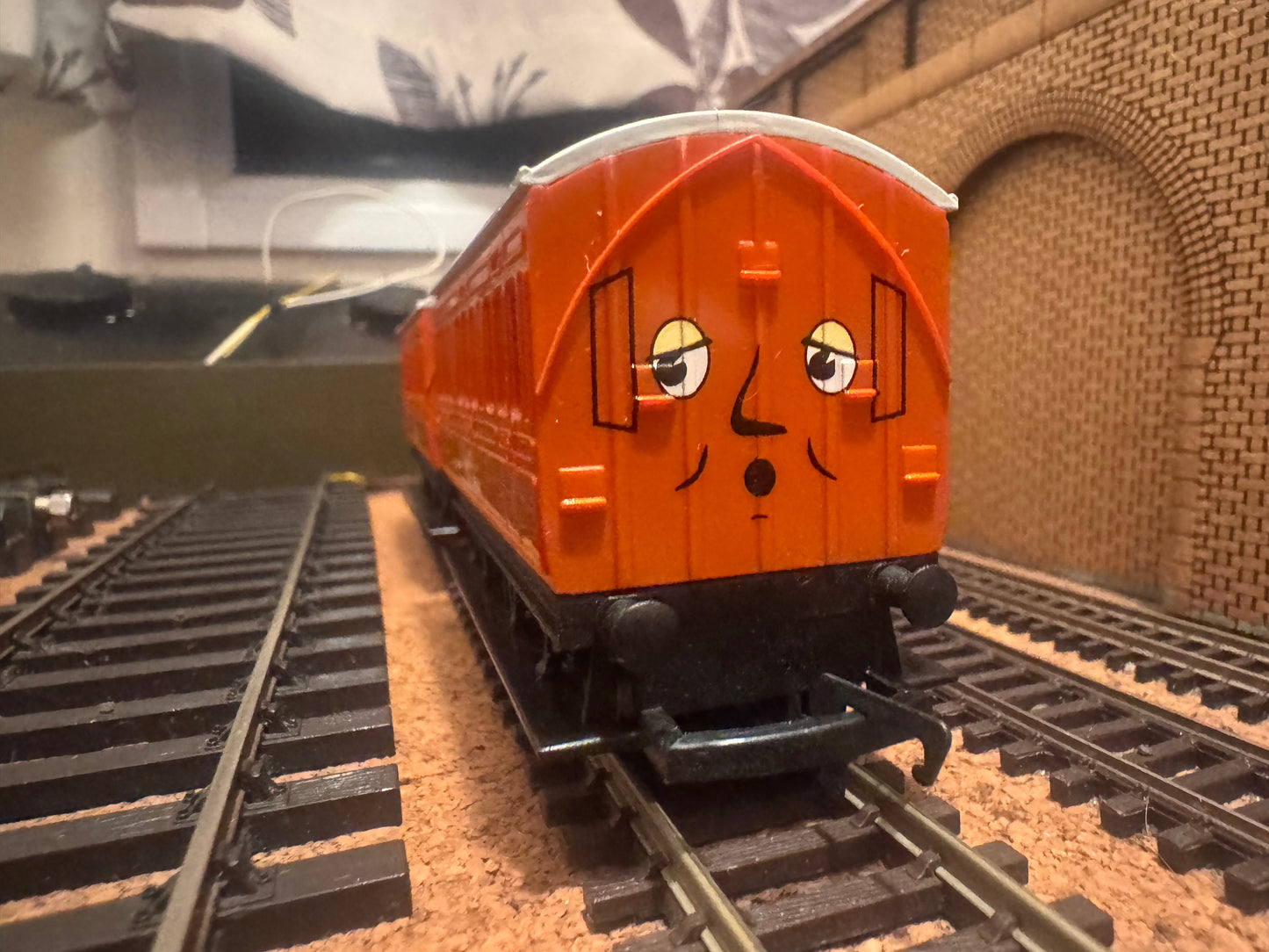 Hornby Thomas & Friends R9293 (OO) Annie and Clarabel 