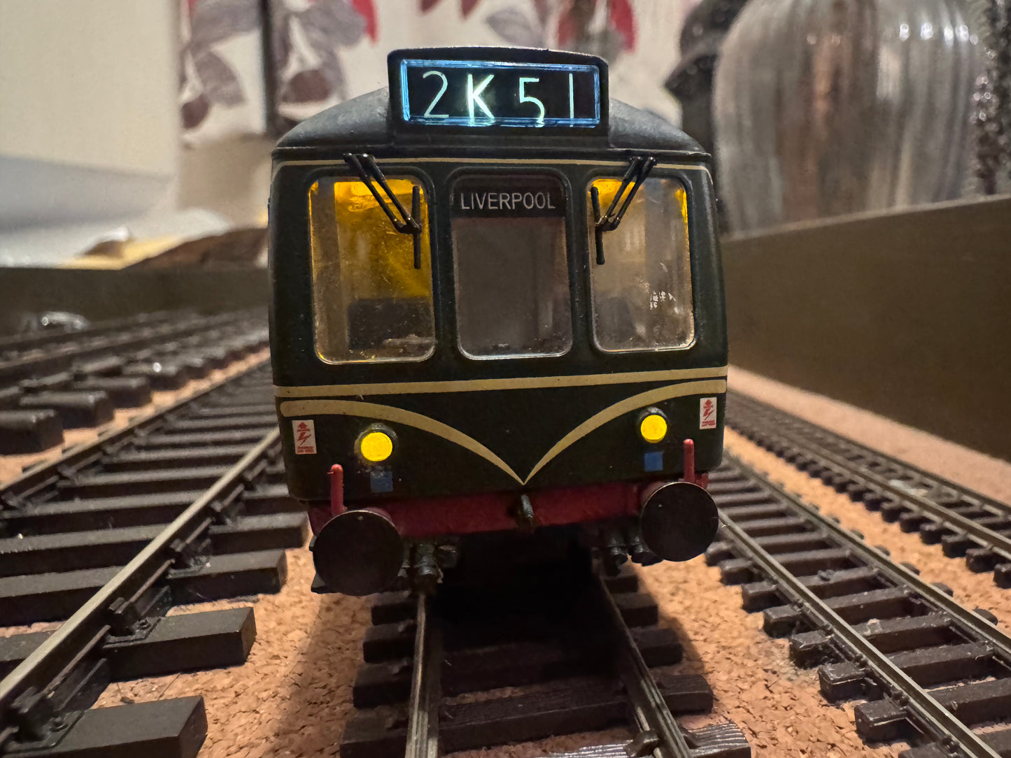 Bachmann 32-900A (OO) British Railways Class 108 DMU Units M52043 & M51928 in BR Green with Speed Whiskers. DCC Sound fitted 