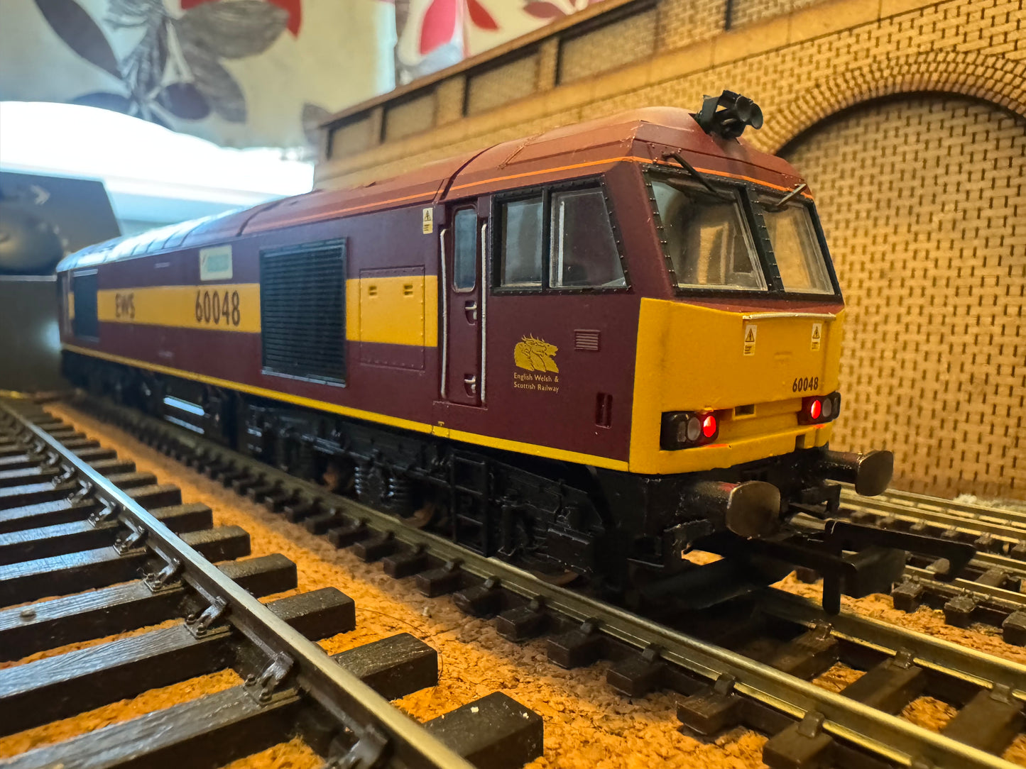 Hornby R2780XS (OO) Ex BR Class 60 No.60048 “Eastern” in EWS livery. DCC Sound Fitted 
