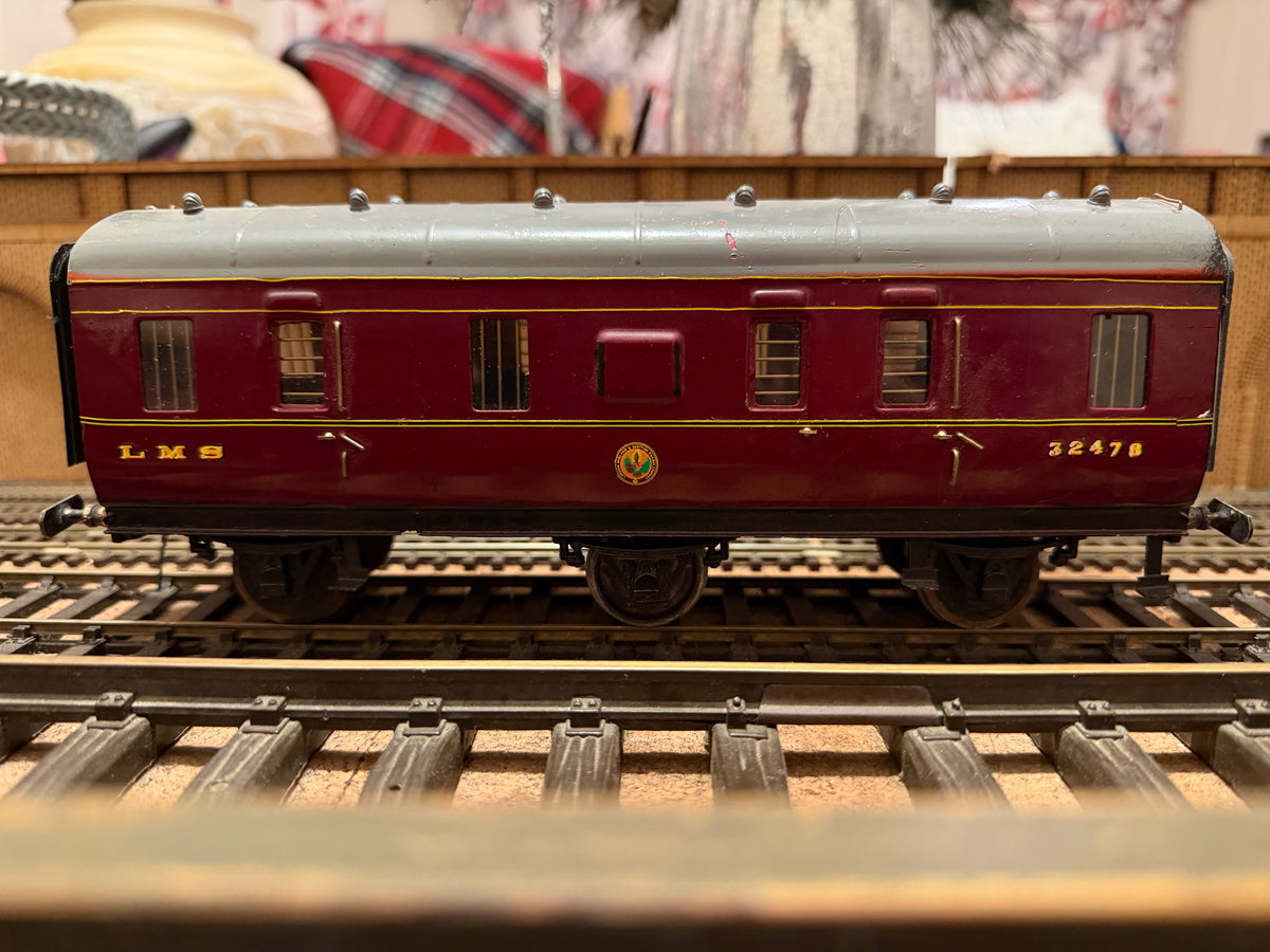 Westdale / Scratch Built (O Gauge) London Midland & Scottish Railway, ‘Stainer’ Stove R / Six Wheeled Baggage Gangwayed Brake No.32478 in LMS Lined Crimson 