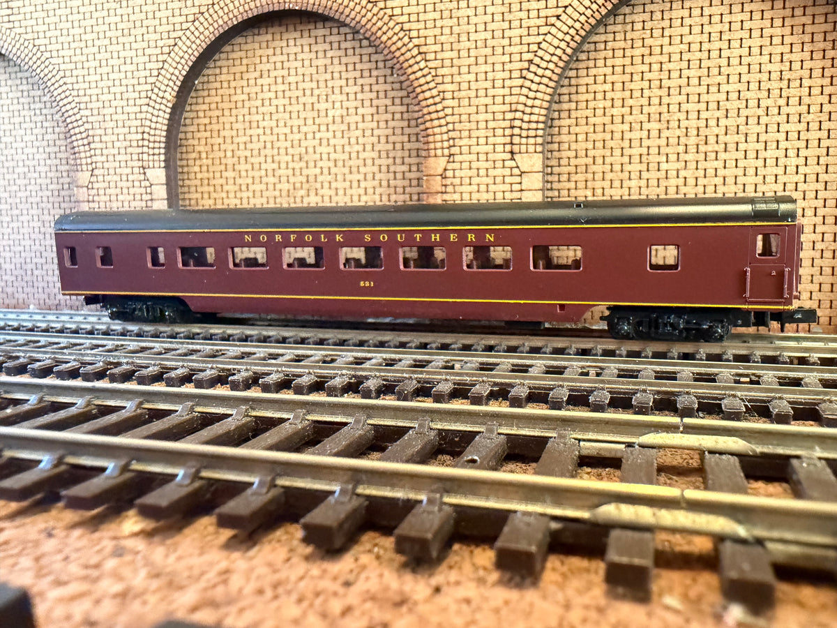 Con-Cor #000104002A (N Scale) Norfolk Southern Railroad 85ft Coach No.531 in NS Lined Maroon 