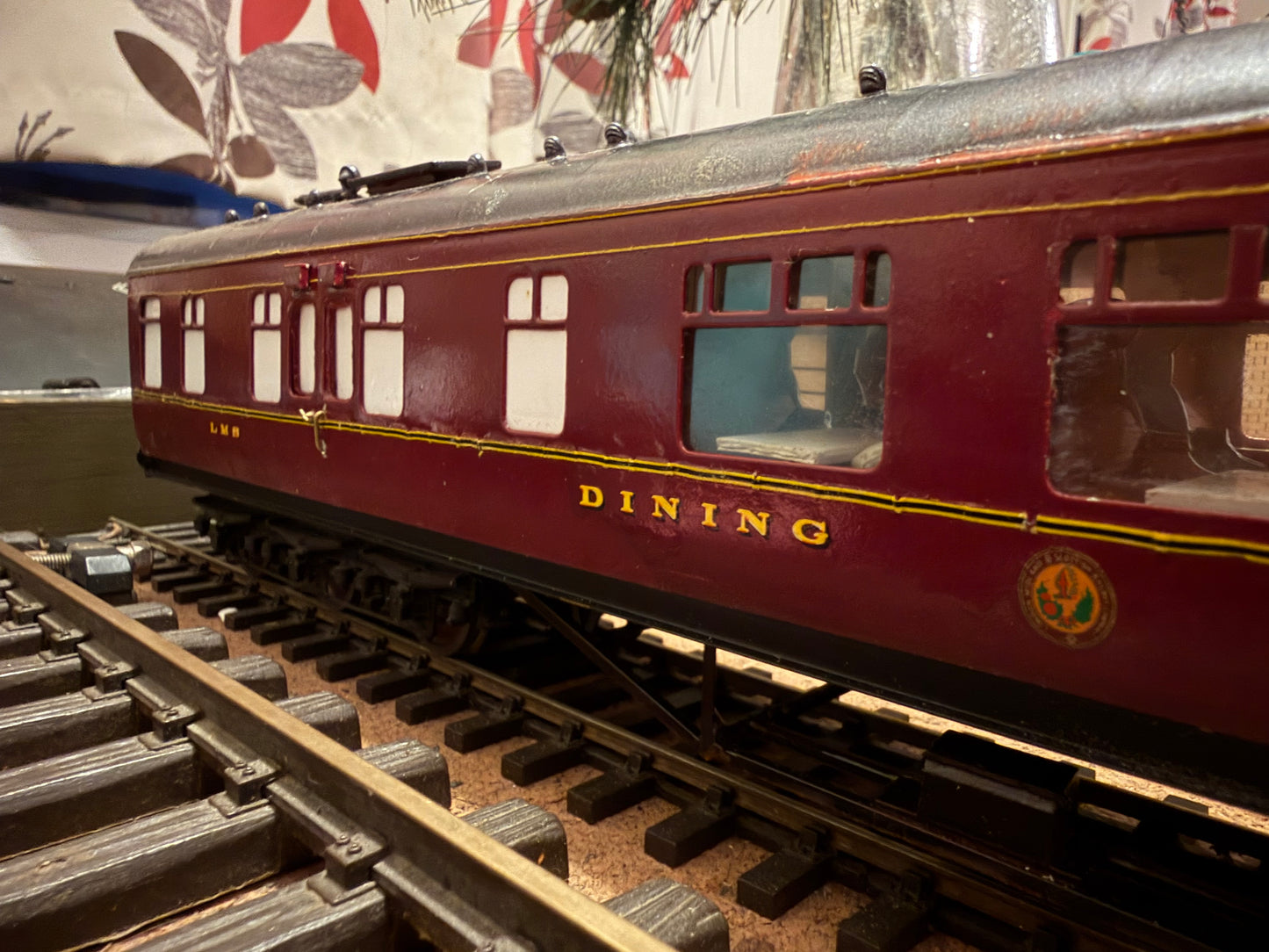 GM Coaches (O Gauge) London Midland & Scottish Railway, 68ft Twelve Wheel Dining Car No.250 