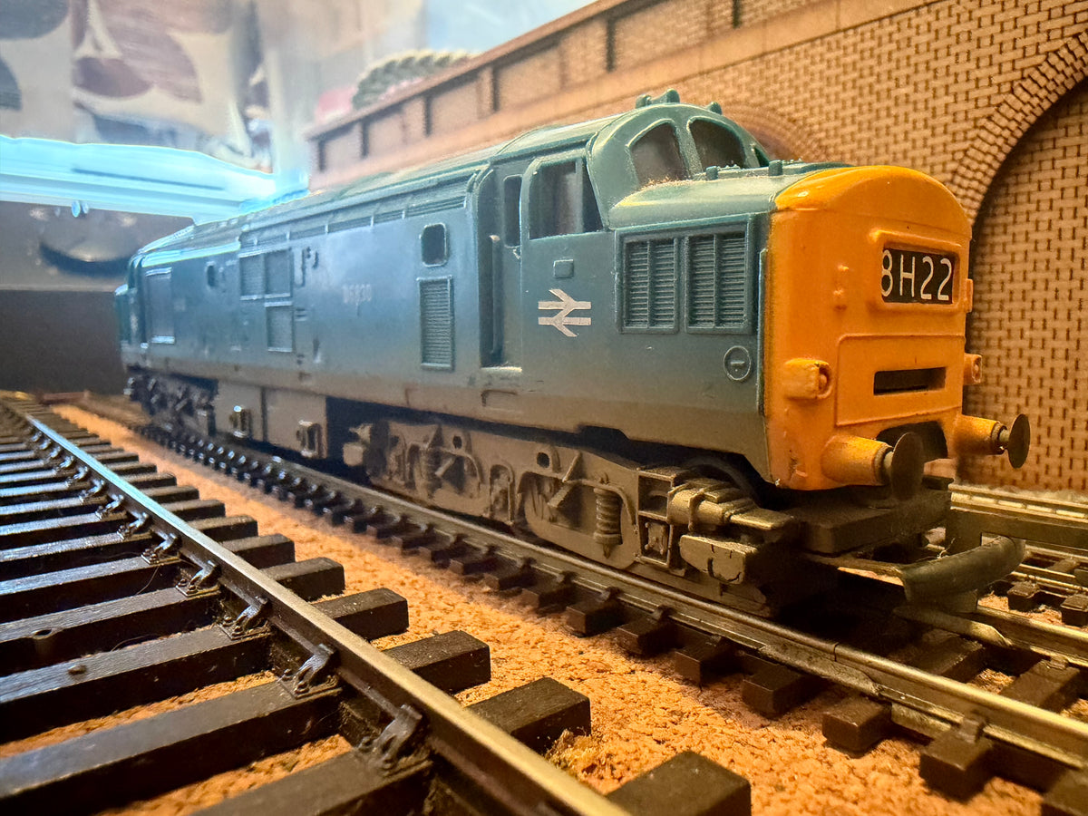 Tri-ang R751 (OO) British Railway, English Electric Type 3 [Class 37] No.D6830 in Weathered Pre-TOPS British Rail Blue. 