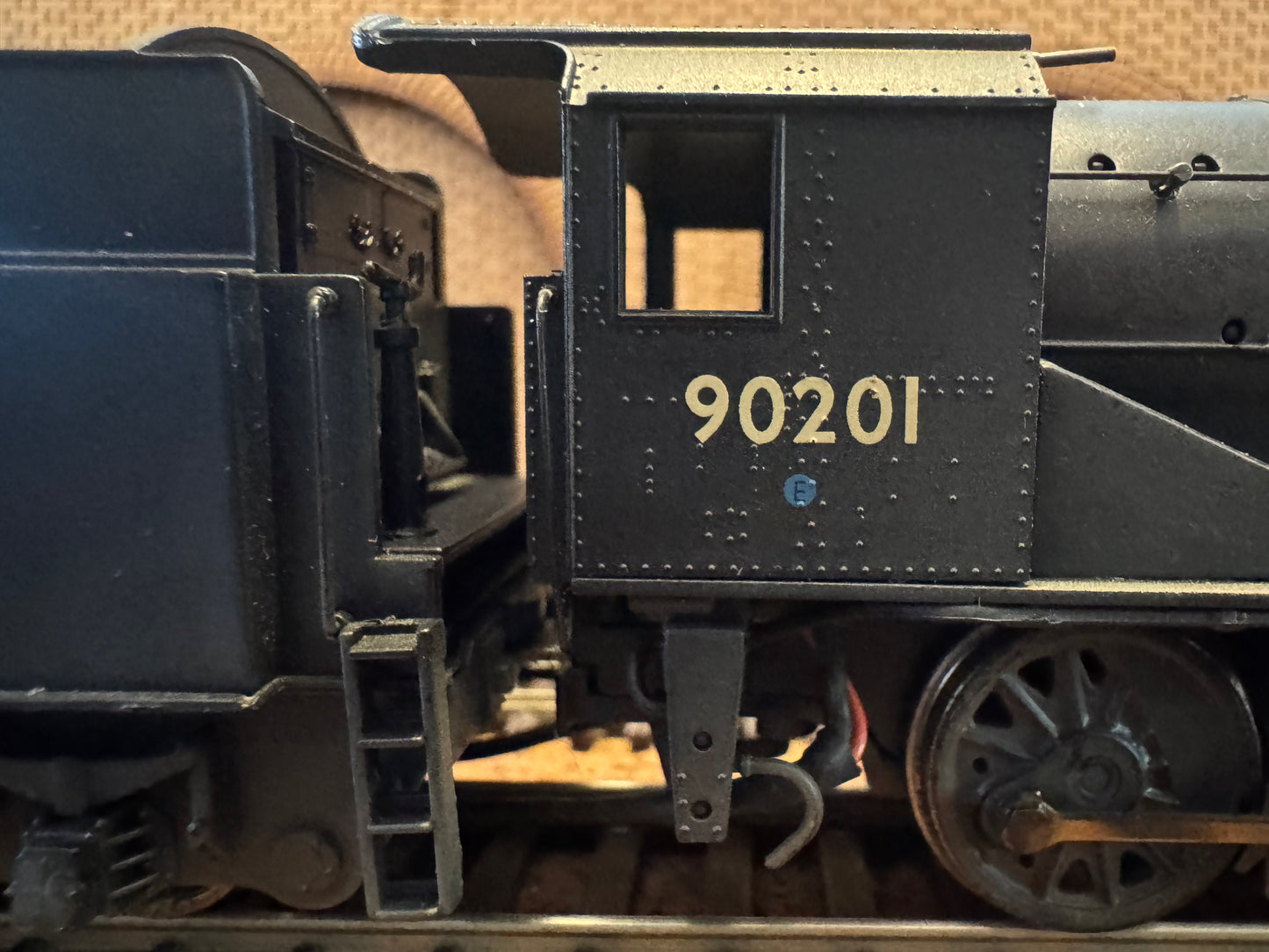 Bachmann 32-252 (OO) Ex WD, Austerity 2-8-0 No.90201 with British Railways Western Region Modifications in Weathered BR Black. (Shed Code 86C, Cardiff Canton Depot) DCC Fitted 