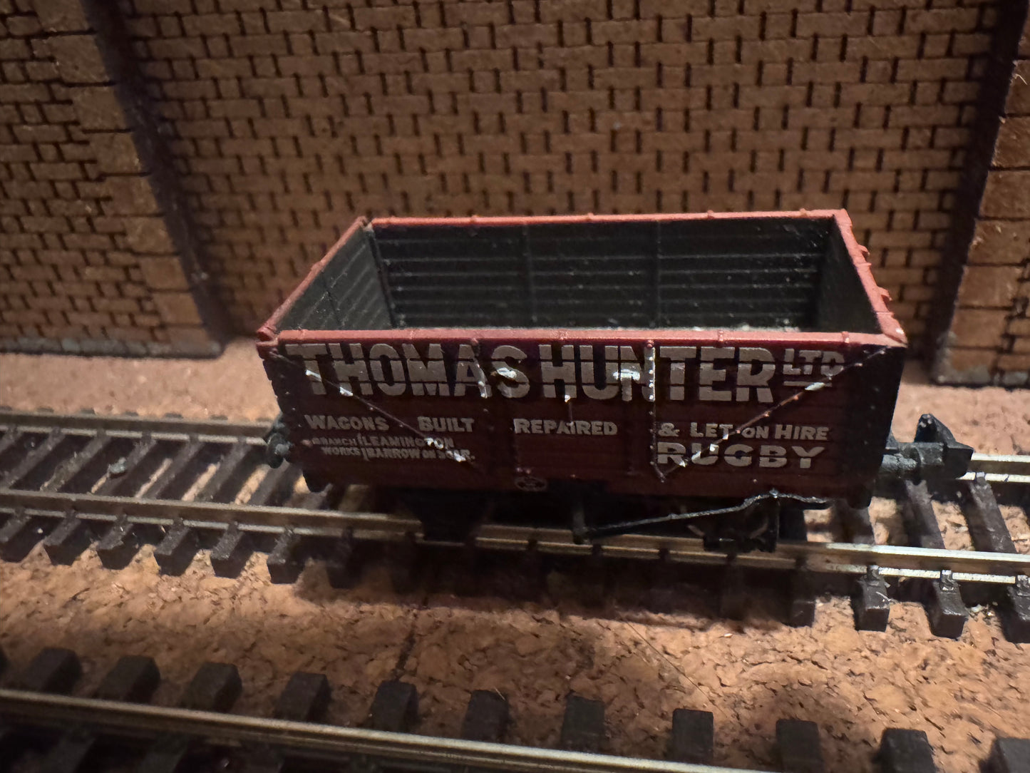 Graham Farish 377-2009K (N Gauge) Thomas Hunter Ltd Severn Plank Open Wagon. 