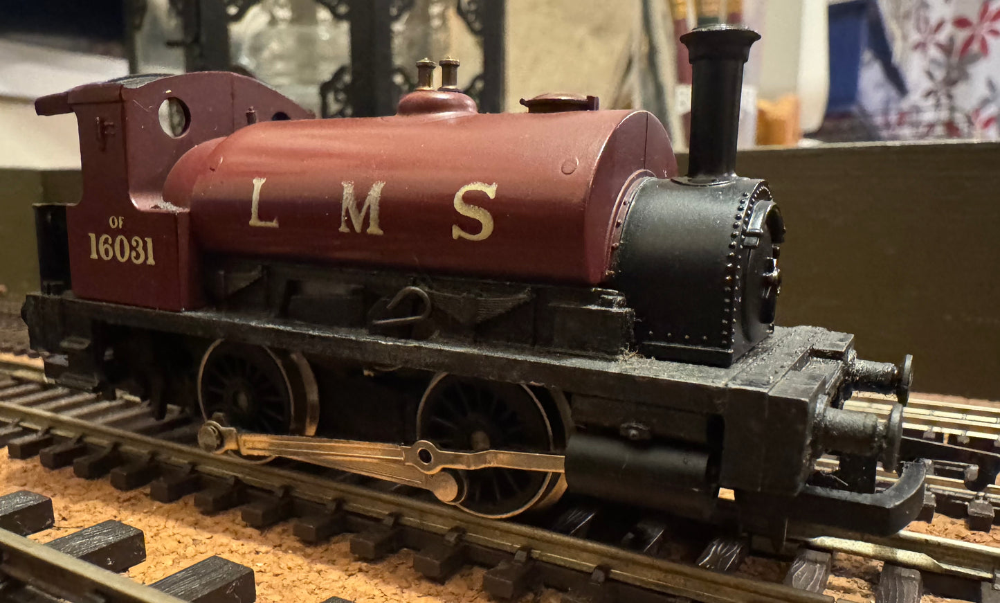 Hornby R691 (OO) Ex Caledonian Railway, 264 / 0F Class, No.16031 in Unlined London Midland & Scottish Railway Crimson Lake 