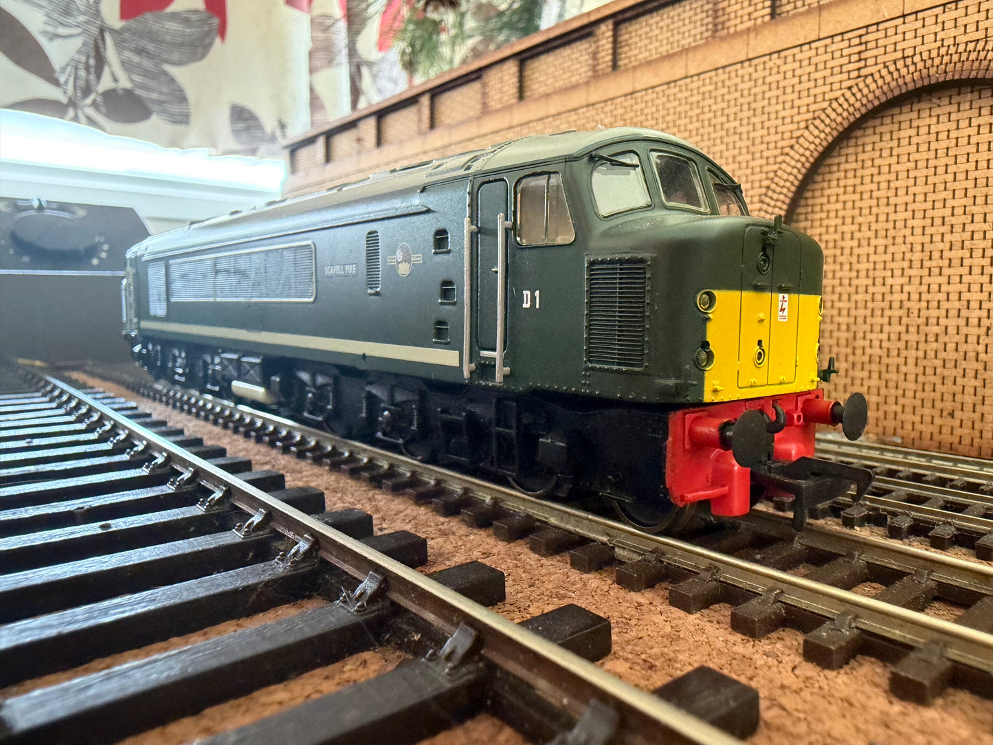 Bachmann 32-650 (OO) British Railways, Sulzer Type 4 [Class 44] No.D1 “Scafell Pike” in British Railways Green and small yellow ends. 