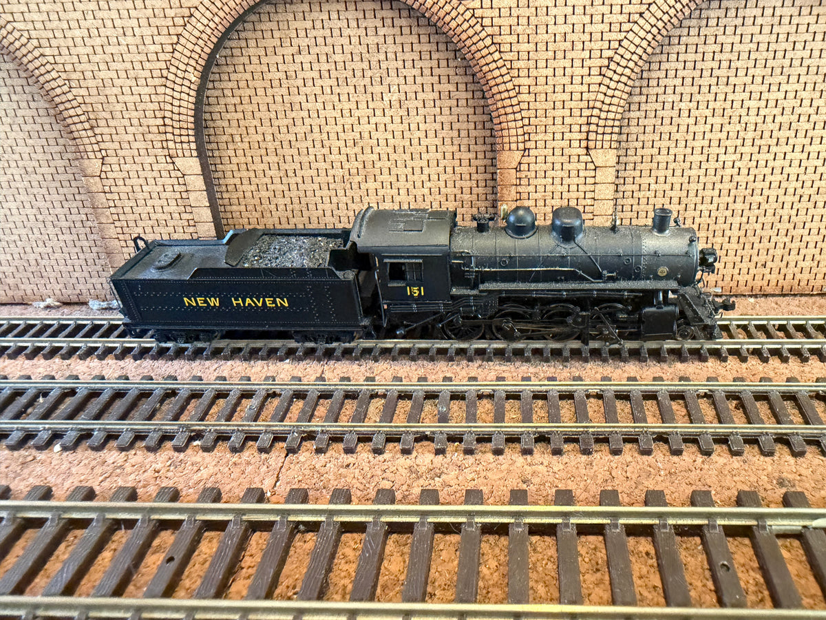 Bachmann Spectrum 81174 (N Scale) Baldwin 2-8-0 Consolidation No.151 with medium tender in New York, New Haven & Hartford Livery. DCC Ready 