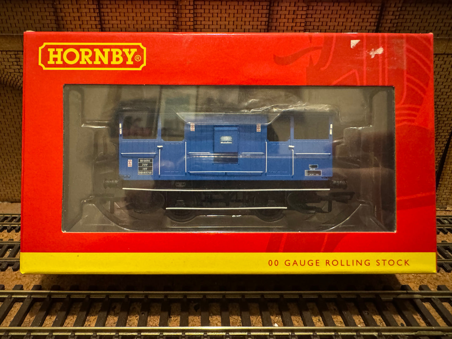Hornby R6711 Ex BR, ‘Shark’ Ballast Plough Brake Van No.DB993748 in Mainline Freight Livery