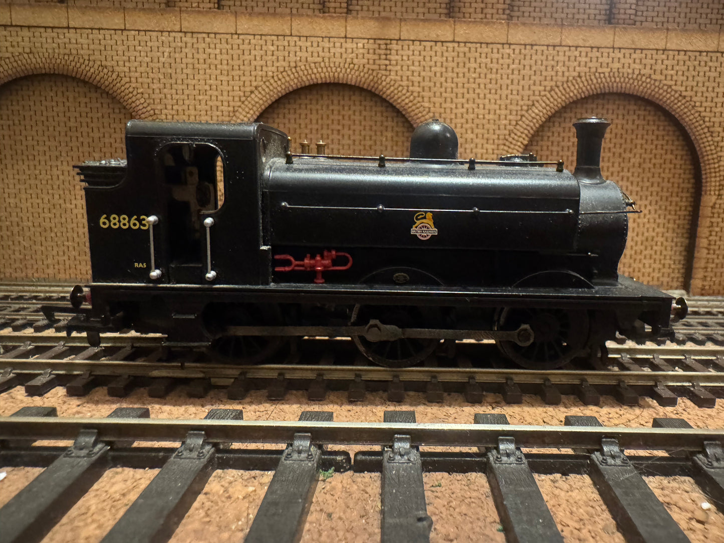 Hornby R3121X (OO) Ex GNR / LNER J52 in Half Weathered British Railways Black. DCC Fitted 
