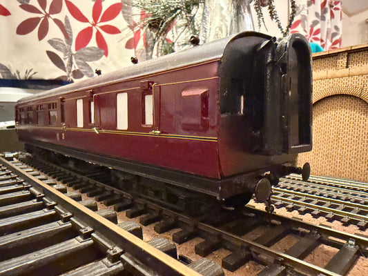 Exley (O Gauge) London Midland & Scottish Railway ‘Stanier’ Corridor Brake 3rd. No Number in LMS Crimson 